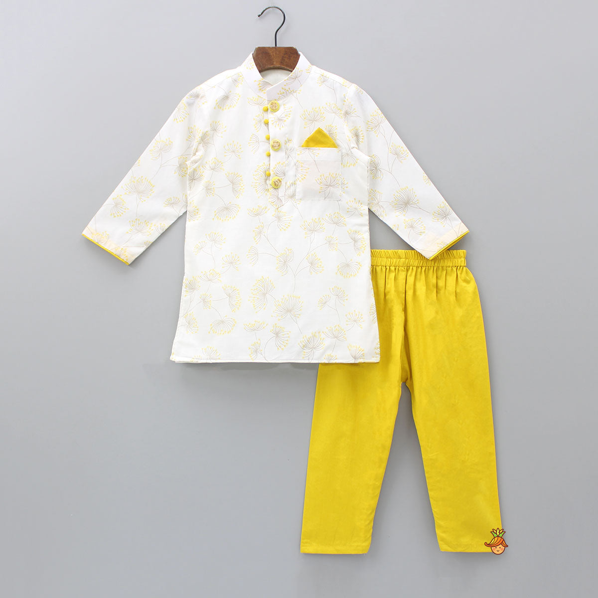 Patch Pocket Detail Off White Kurta And Yellow Pyjama