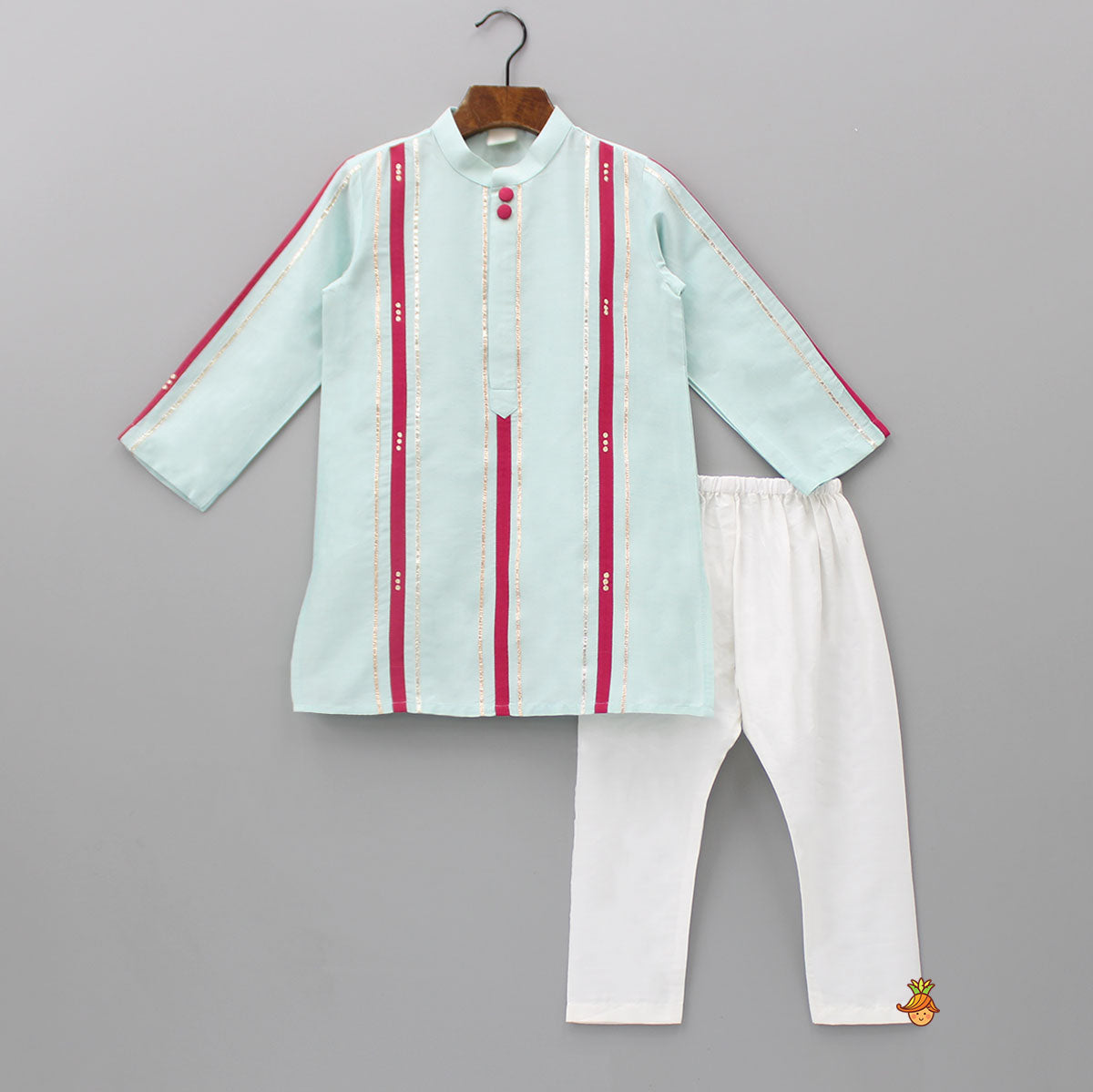 Ethnic Contrasting Lace Detailed Kurta With Pyjama