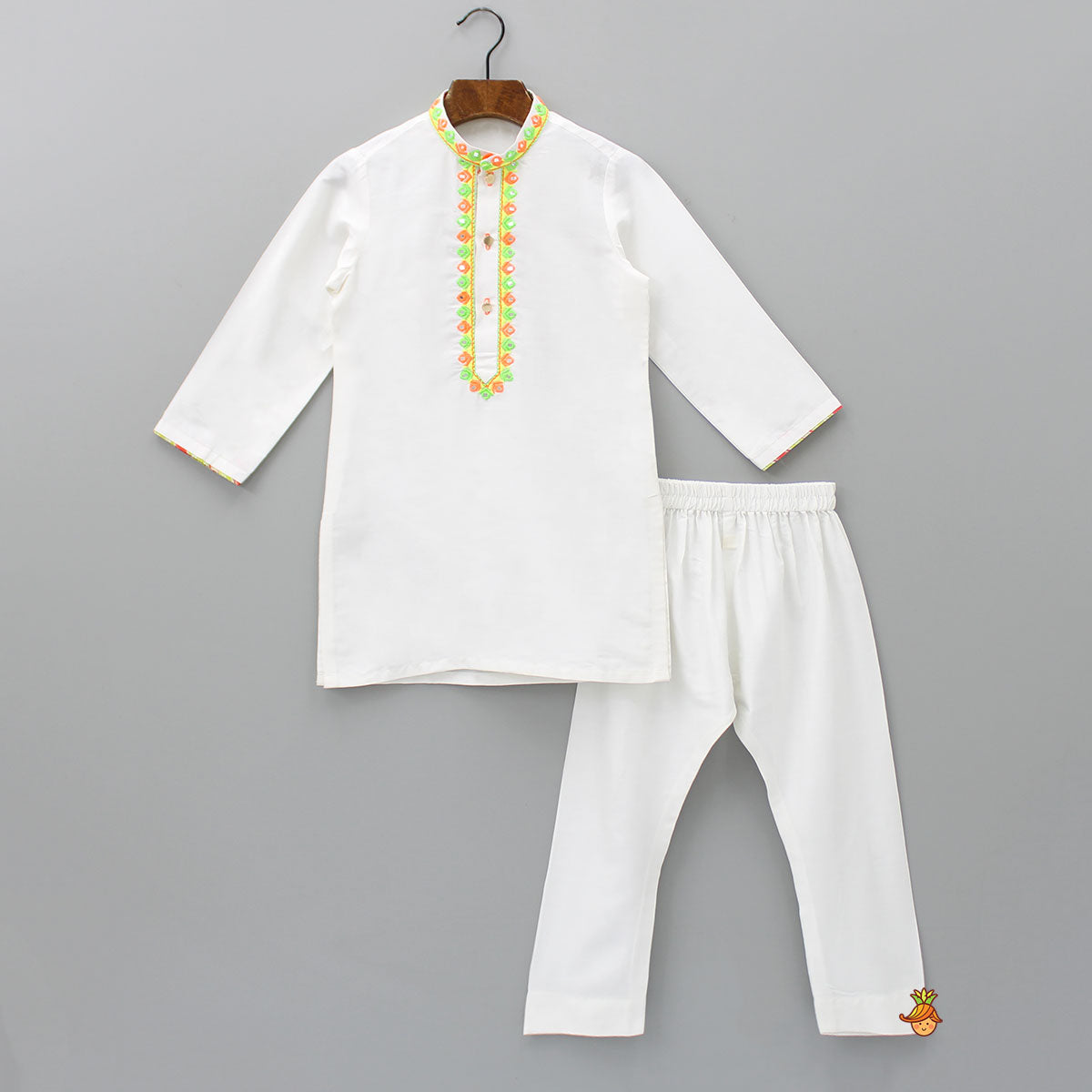 Faux Mirror Detailed Collar And Front Placket Off White Kurta With Pyjama